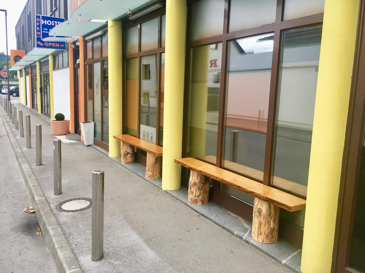 Aladin Hostel Любляна Екстериор снимка
