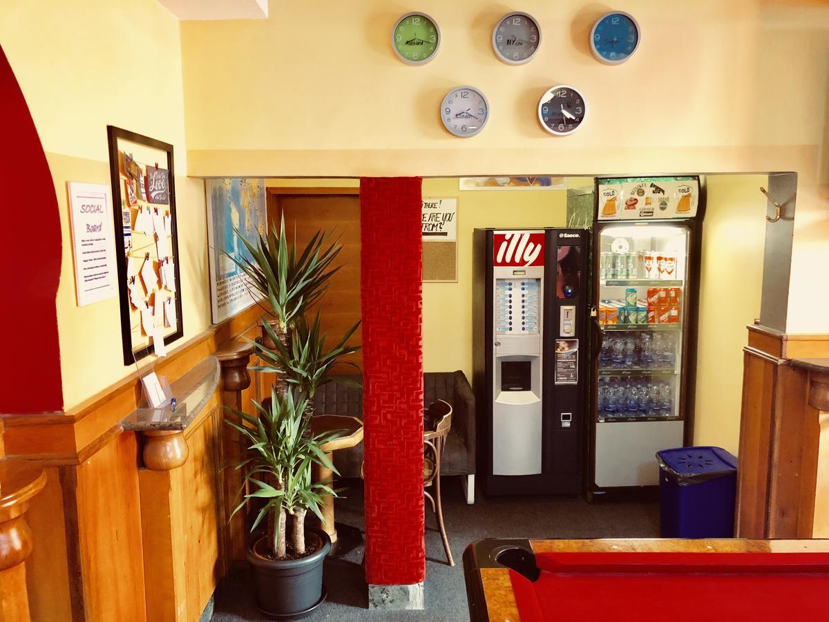 Aladin Hostel Любляна Екстериор снимка