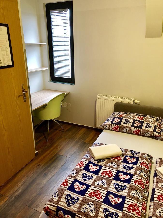 Aladin Hostel Любляна Екстериор снимка