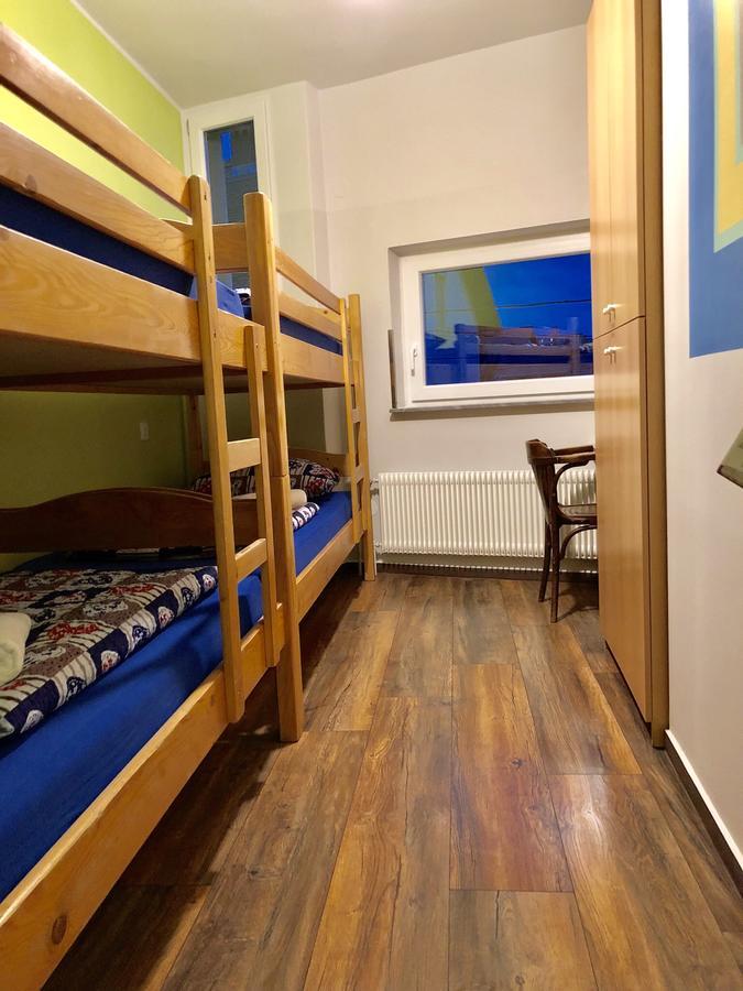 Aladin Hostel Любляна Екстериор снимка