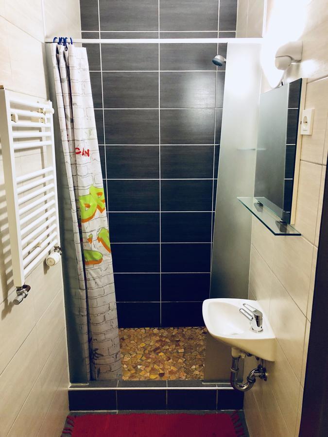 Aladin Hostel Любляна Екстериор снимка