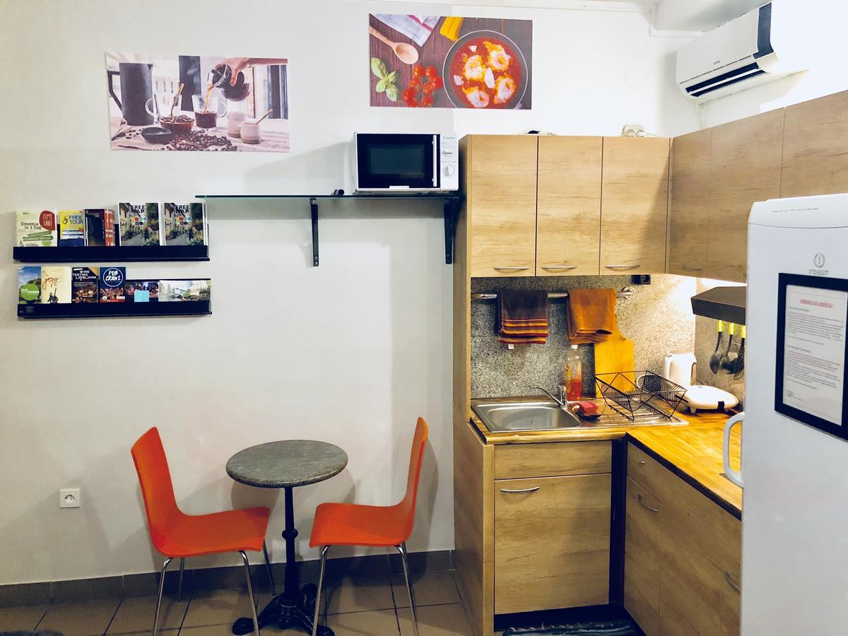 Aladin Hostel Любляна Екстериор снимка