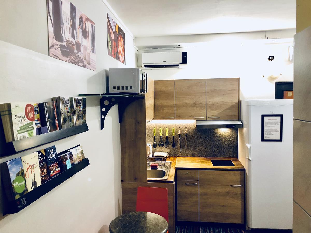 Aladin Hostel Любляна Екстериор снимка