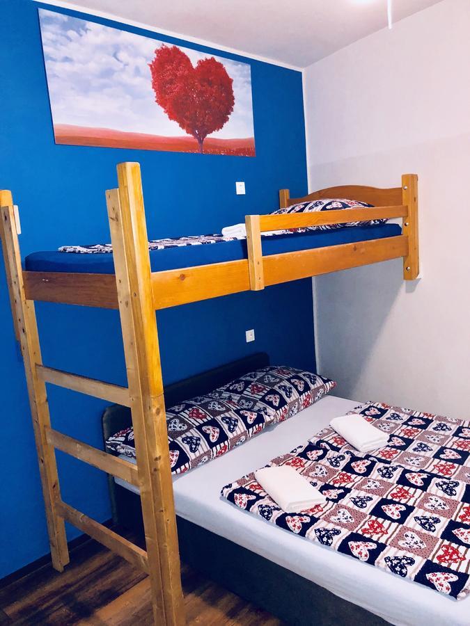 Aladin Hostel Любляна Екстериор снимка