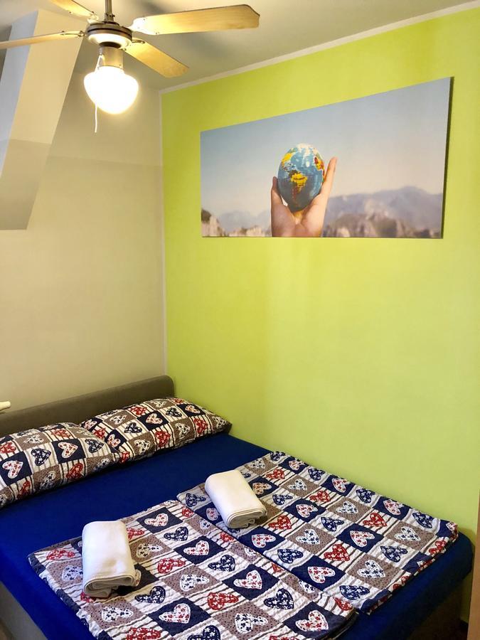 Aladin Hostel Любляна Екстериор снимка