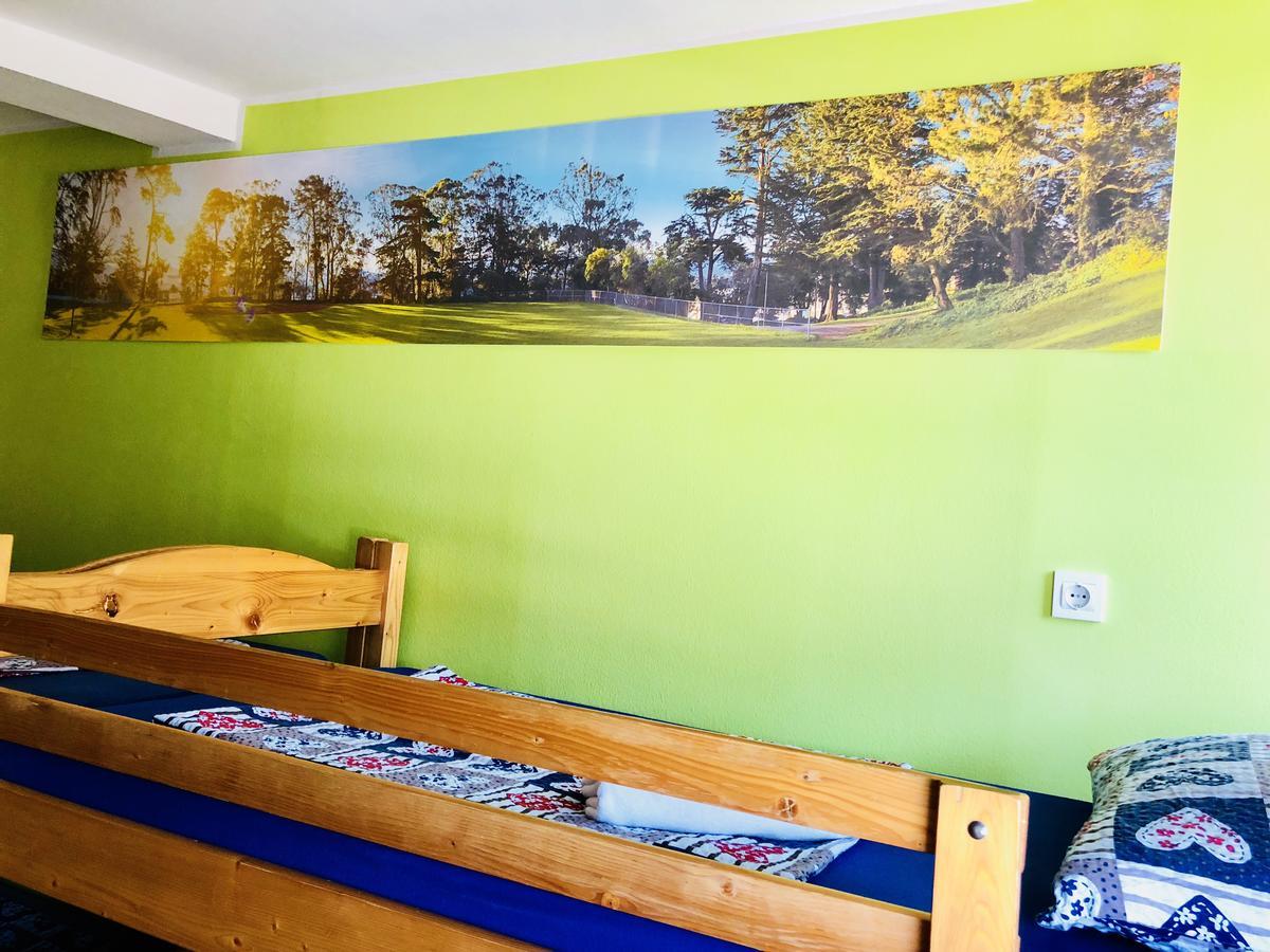 Aladin Hostel Любляна Екстериор снимка
