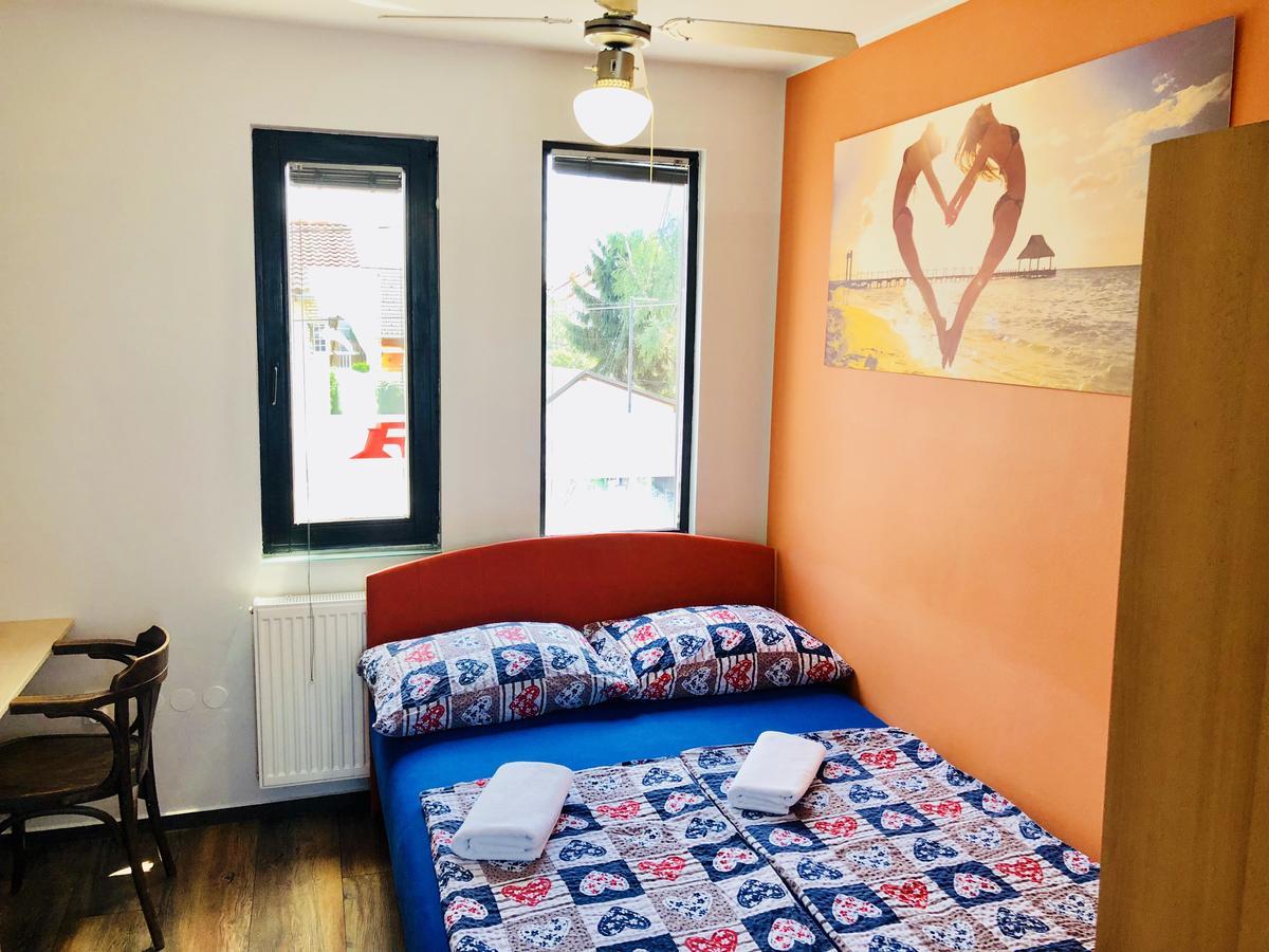 Aladin Hostel Любляна Екстериор снимка