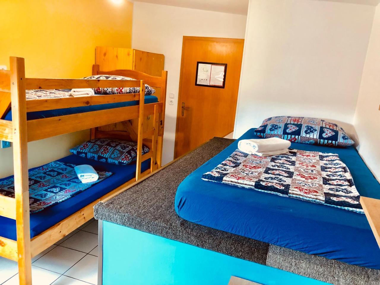 Aladin Hostel Любляна Екстериор снимка