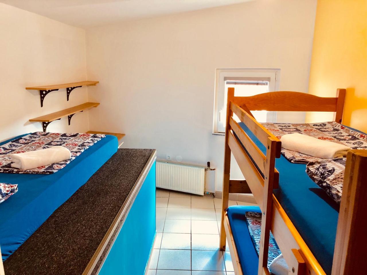Aladin Hostel Любляна Екстериор снимка