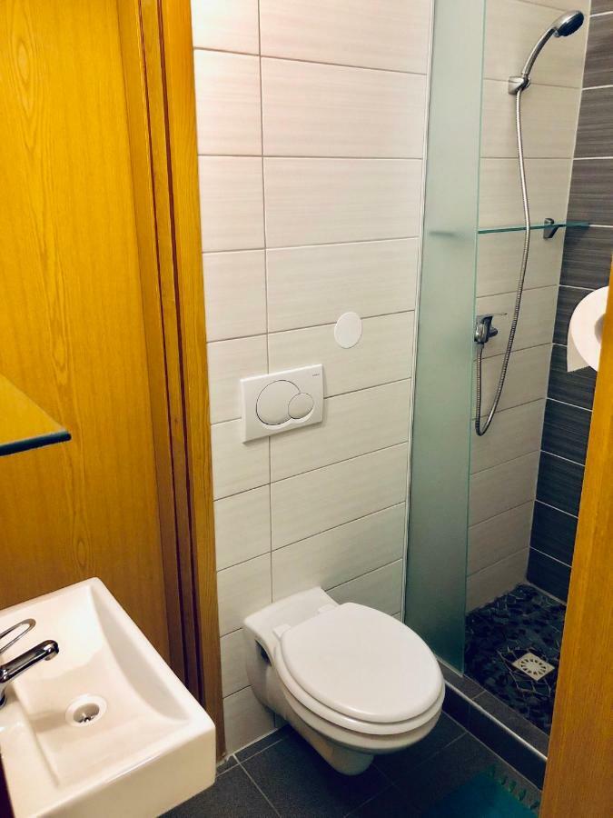 Aladin Hostel Любляна Екстериор снимка